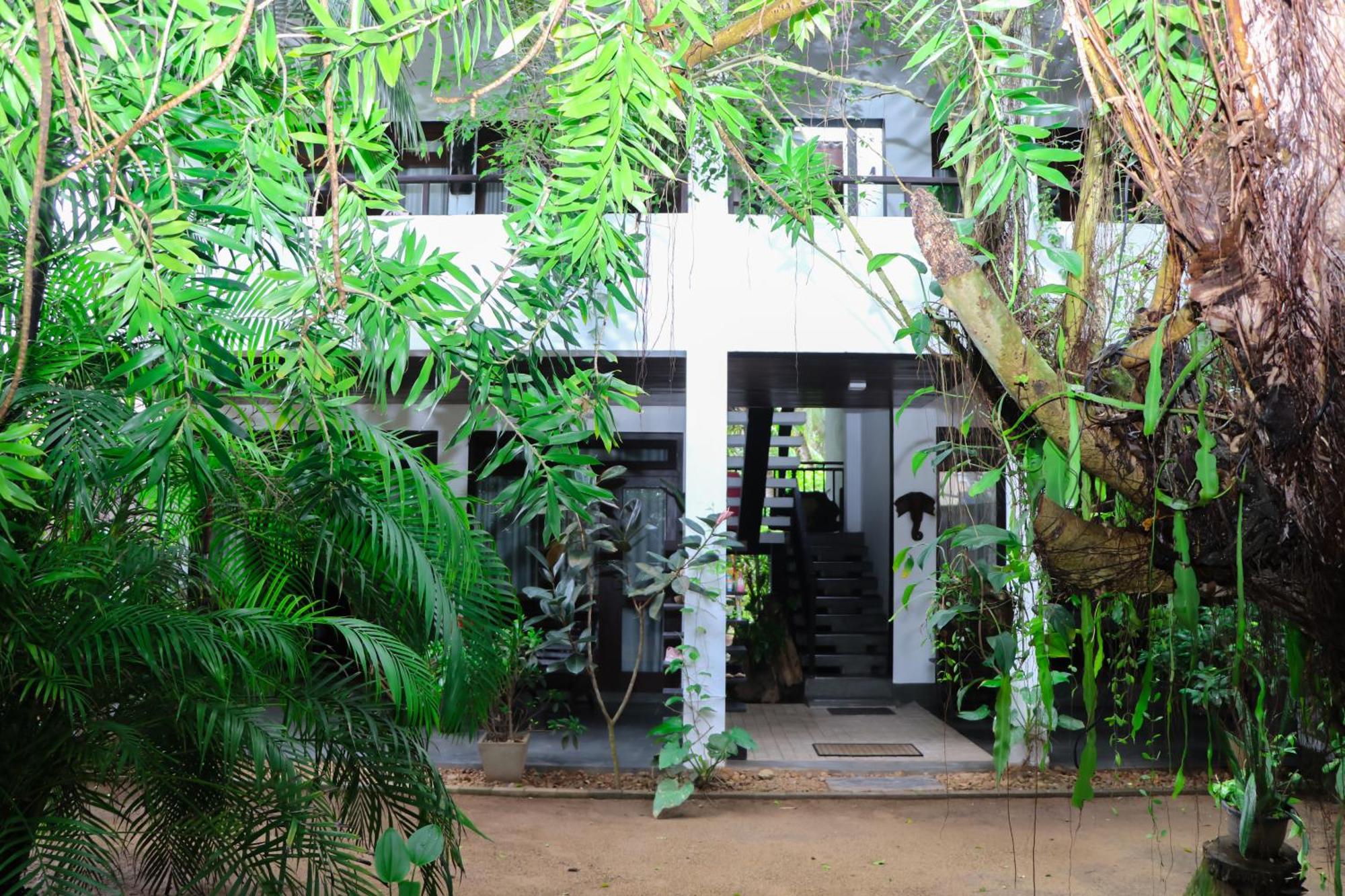 Villa A & A Hikkaduwa Exterior photo