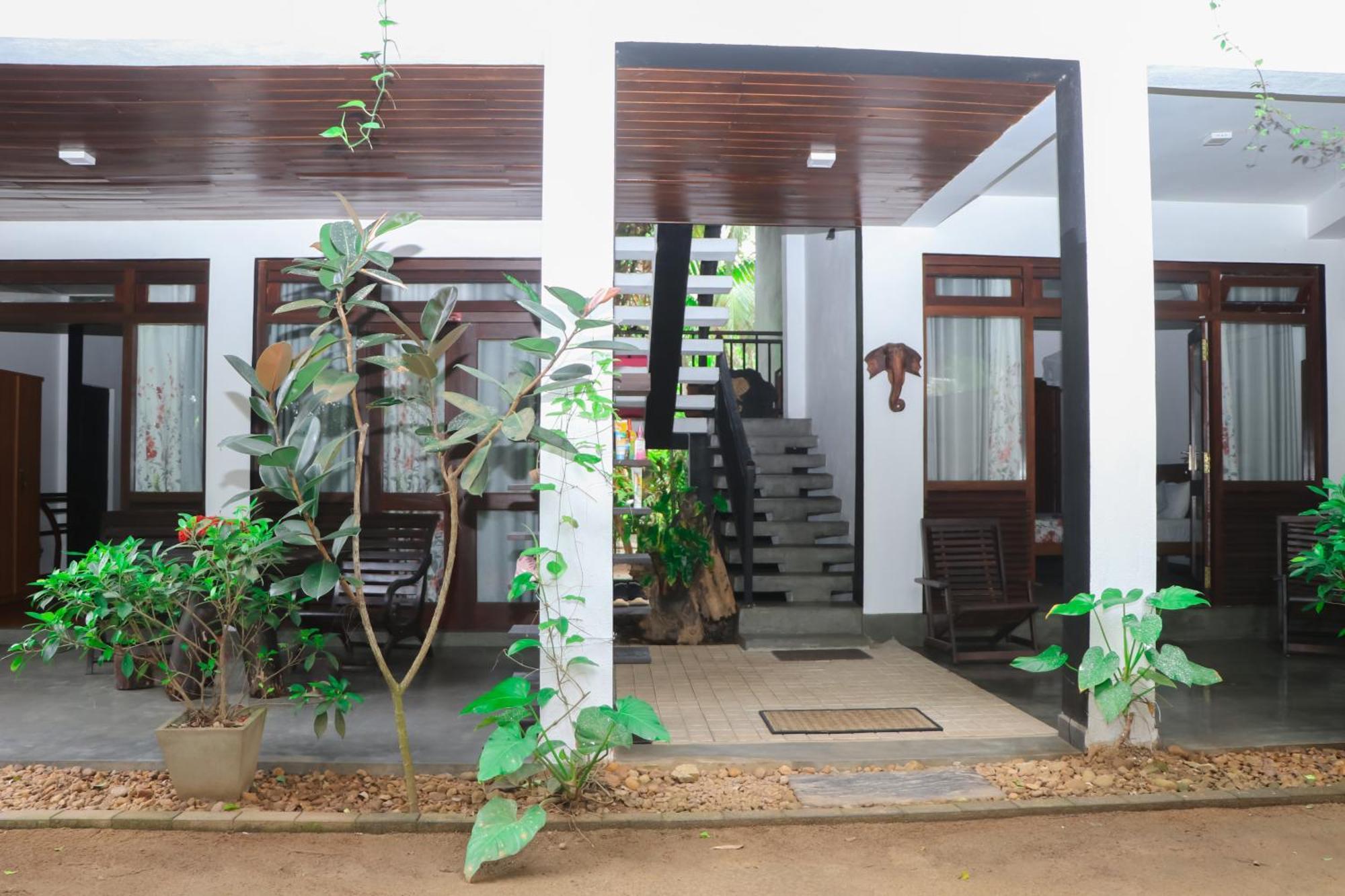 Villa A & A Hikkaduwa Exterior photo