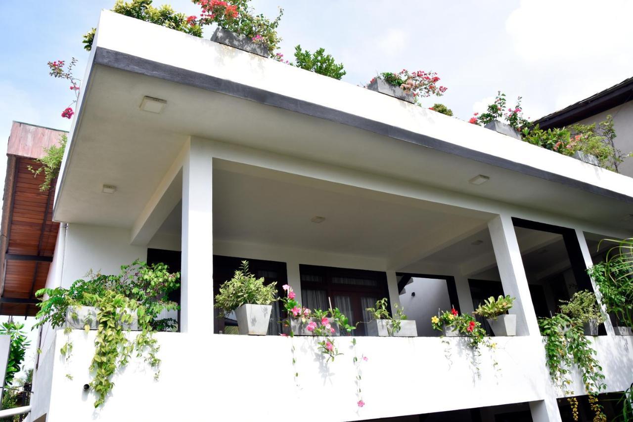 Villa A & A Hikkaduwa Exterior photo